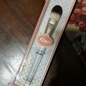 Joah Makeup - Joah Foundation Brush *Firm Price* Joah Makeup - Joah Foundation Brush *Firm Price*